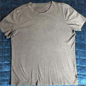 Like New Men’s John Varvatos Enzo Crew Shirt Size Large